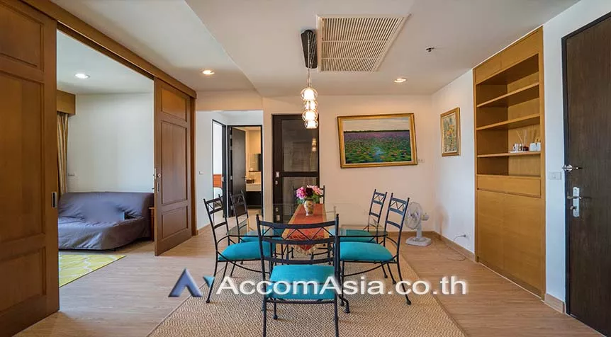  2 Bedrooms  Condominium For Rent in Ploenchit, Bangkok  near BTS Chitlom (AA27701)