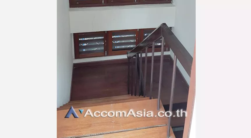 4  5 br Townhouse for rent and sale in sukhumvit ,Bangkok BTS Nana AA27711