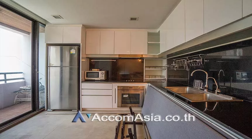 unit 3 Bedrooms  Condominium For Rent in Sukhumvit, Bangkok  near BTS Phrom Phong (AA27717)