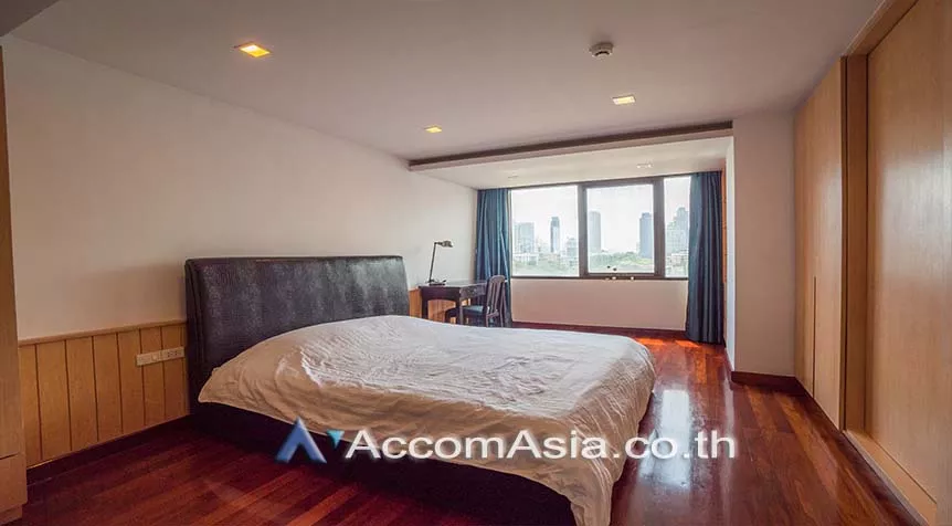 unit 3 Bedrooms  Condominium For Rent in Sukhumvit, Bangkok  near BTS Phrom Phong (AA27717)