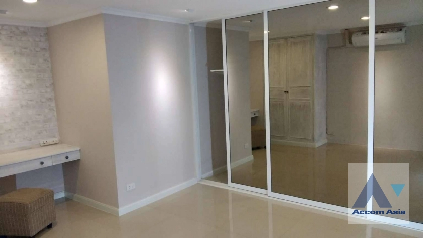 8  2 br Condominium for rent and sale in Sukhumvit ,Bangkok BTS Nana at Beverly Tower AA27726