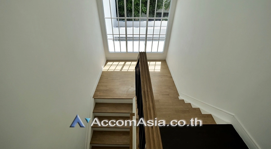 14  4 br House For Rent in Pattanakarn ,Bangkok BTS On Nut at Panya Pattanakarn Village AA27755