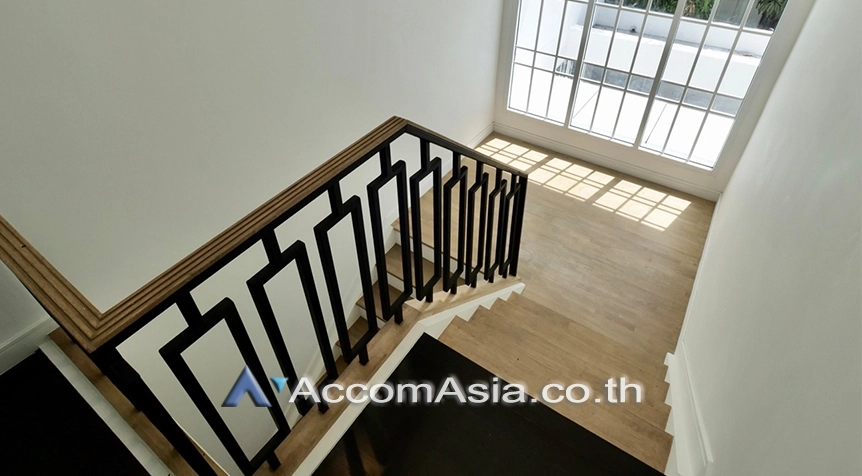 16  4 br House For Rent in Pattanakarn ,Bangkok BTS On Nut at Panya Pattanakarn Village AA27755