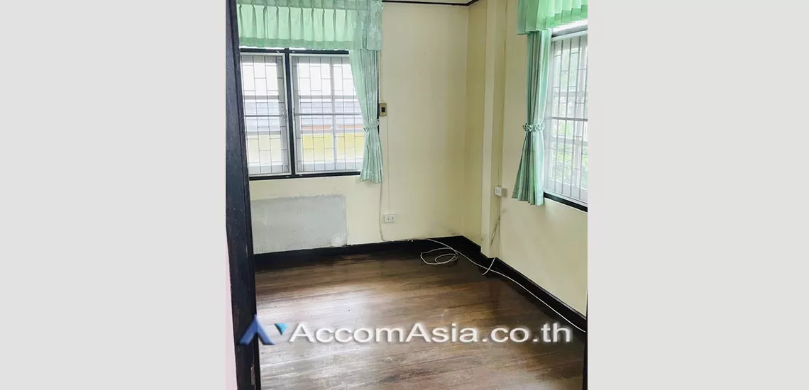 Home Office |  4 Bedrooms  House For Rent in Sukhumvit, Bangkok  near BTS Phra khanong (AA27771)
