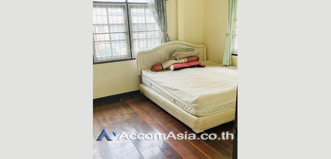 6  4 br House for rent and sale in Sukhumvit ,Bangkok BTS Phra khanong AA27771