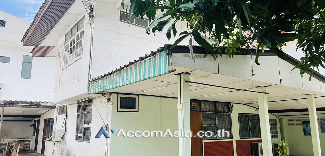  1  4 br House for rent and sale in Sukhumvit ,Bangkok BTS Phra khanong AA27771