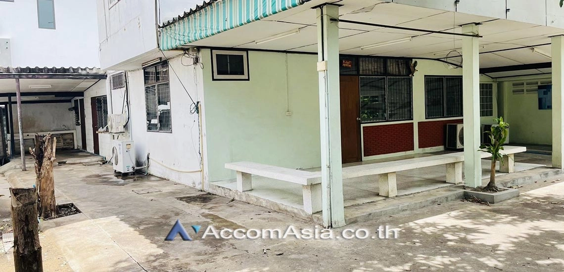 unitHome Office |  4 Bedrooms  House For Rent & Sale in Sukhumvit, Bangkok  near BTS Phra khanong (AA27771)