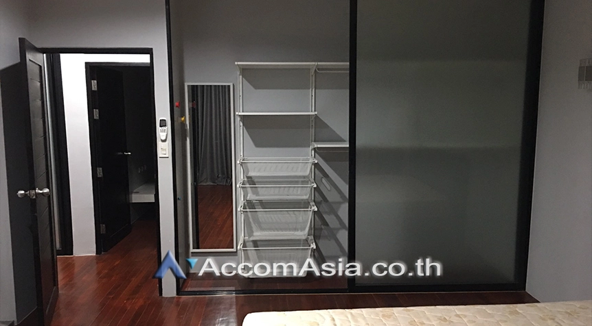 12  3 br Townhouse for rent and sale in Sukhumvit ,Bangkok BTS Ekkamai AA27774