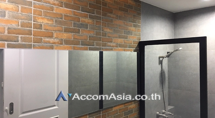 13  3 br Townhouse for rent and sale in Sukhumvit ,Bangkok BTS Ekkamai AA27774