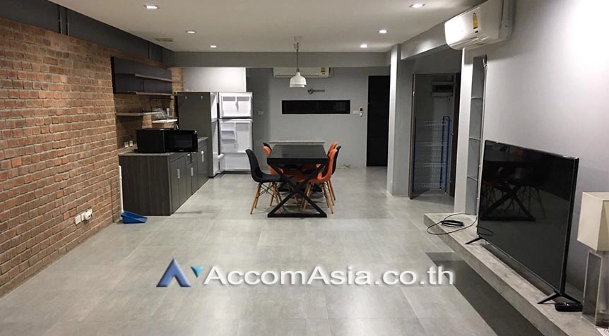  2  3 br Townhouse for rent and sale in Sukhumvit ,Bangkok BTS Ekkamai AA27774