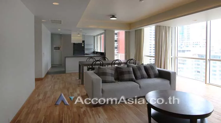 unit 2 Bedrooms  Condominium For Rent in Ploenchit, Bangkok  near BTS Chitlom (2020204)