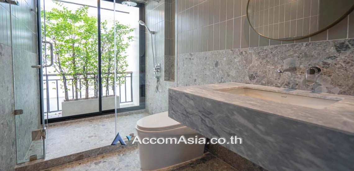 12  3 br House for rent and sale in Sukhumvit ,Bangkok BTS Ekkamai AA27802