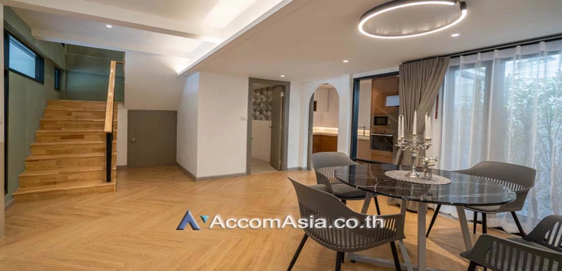  1  3 br House for rent and sale in Sukhumvit ,Bangkok BTS Ekkamai AA27802