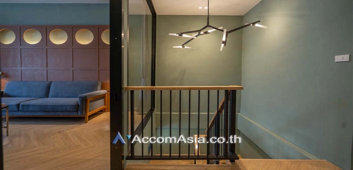 9  3 br House for rent and sale in Sukhumvit ,Bangkok BTS Ekkamai AA27802