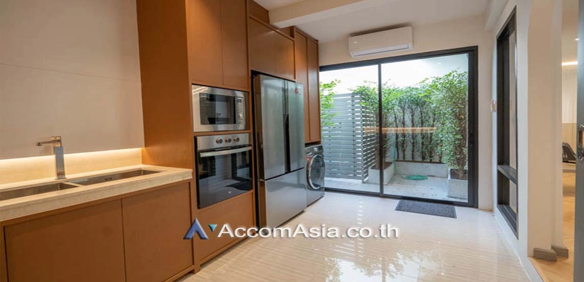 4  3 br House for rent and sale in Sukhumvit ,Bangkok BTS Ekkamai AA27802