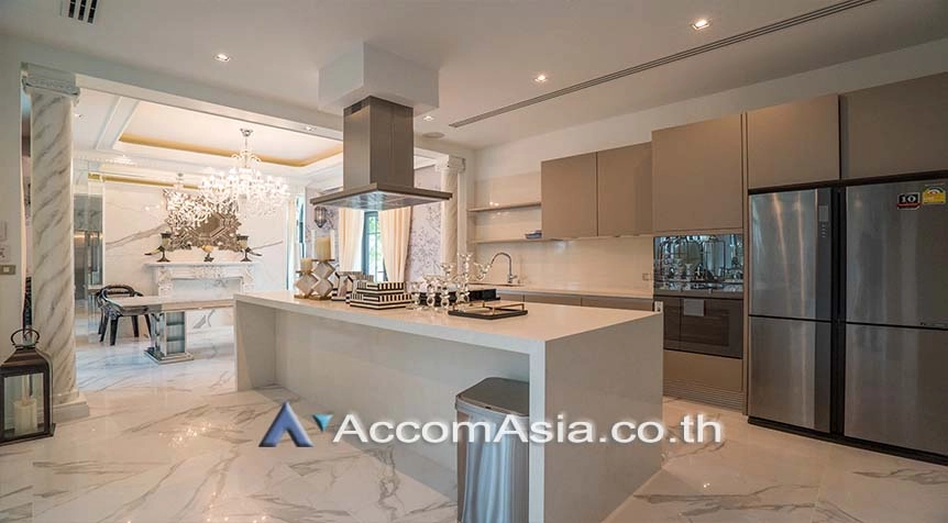 7  4 br Townhouse for rent and sale in Sukhumvit ,Bangkok BTS Ekkamai at The Boulevard Ekkamai 22 AA27808