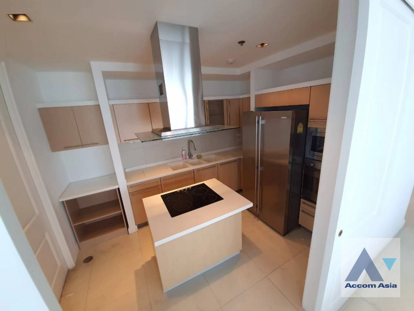 unitFully Furnished |  3 Bedrooms  Condominium For Rent in Ploenchit, Bangkok  near BTS Ploenchit (AA27811)