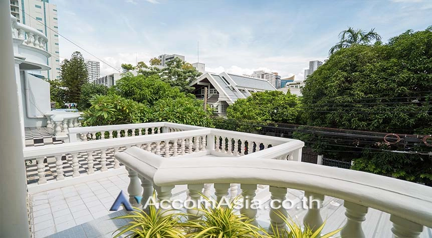 24  4 br Townhouse For Rent in Sukhumvit ,Bangkok BTS Thong Lo AA27813