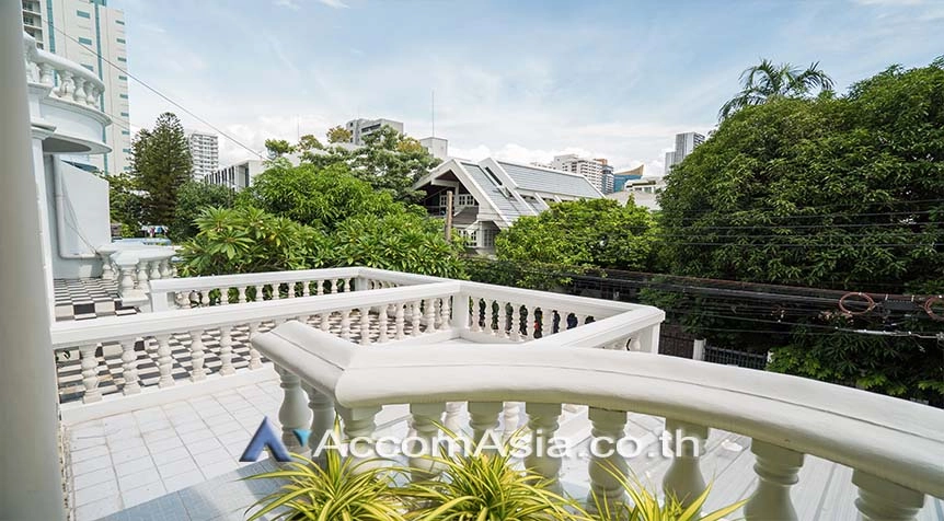 24  4 br Townhouse For Rent in sukhumvit ,Bangkok BTS Thong Lo AA27813