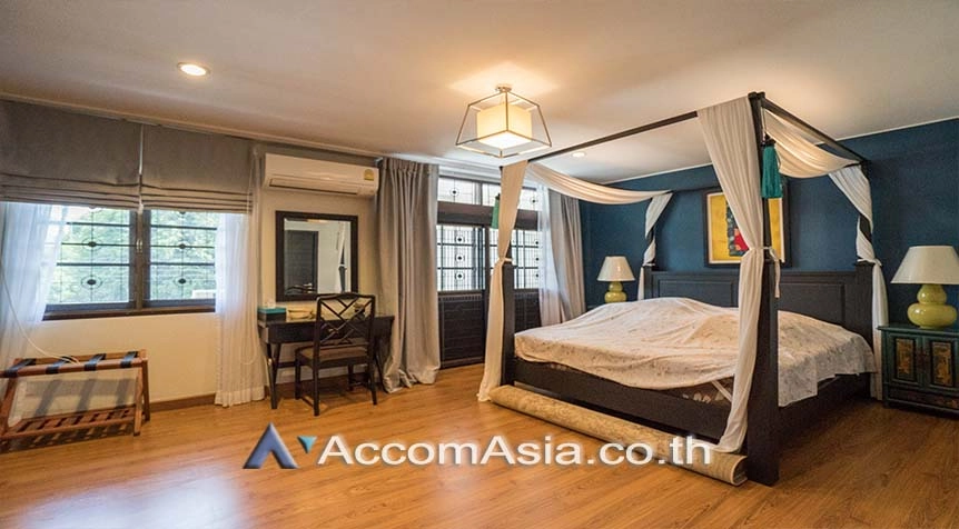 13  4 br Townhouse For Rent in Sukhumvit ,Bangkok BTS Thong Lo AA27813