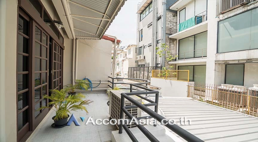 12  4 br Townhouse For Rent in Sukhumvit ,Bangkok BTS Thong Lo AA27813