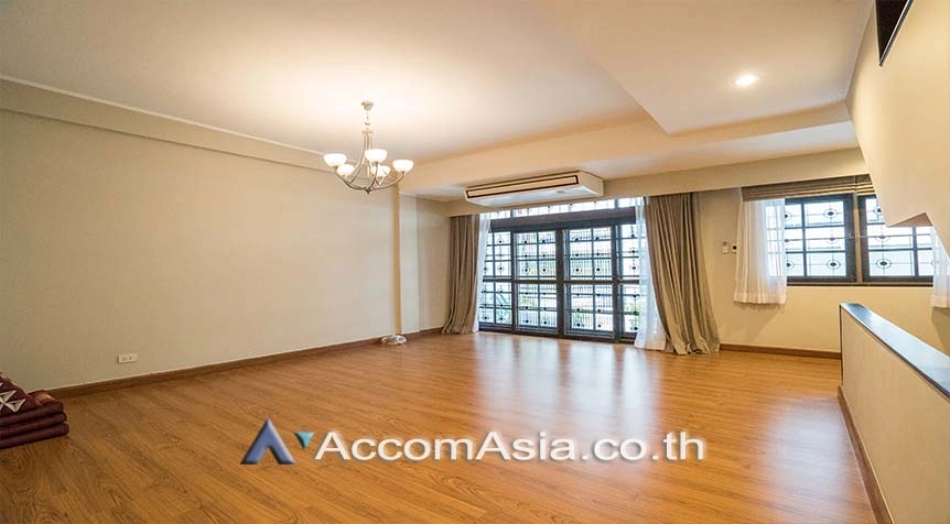 18  4 br Townhouse For Rent in sukhumvit ,Bangkok BTS Thong Lo AA27813