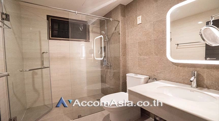 22  4 br Townhouse For Rent in Sukhumvit ,Bangkok BTS Thong Lo AA27813