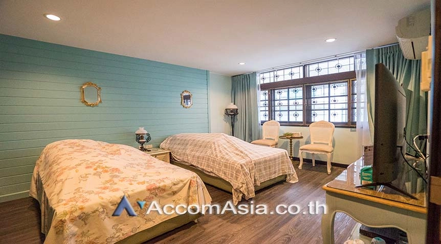14  4 br Townhouse For Rent in sukhumvit ,Bangkok BTS Thong Lo AA27813
