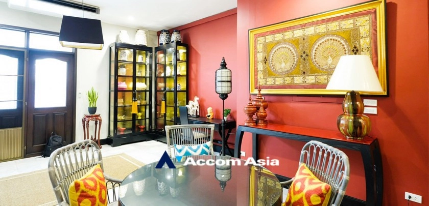 5  4 br Townhouse For Rent in sukhumvit ,Bangkok BTS Thong Lo AA27813
