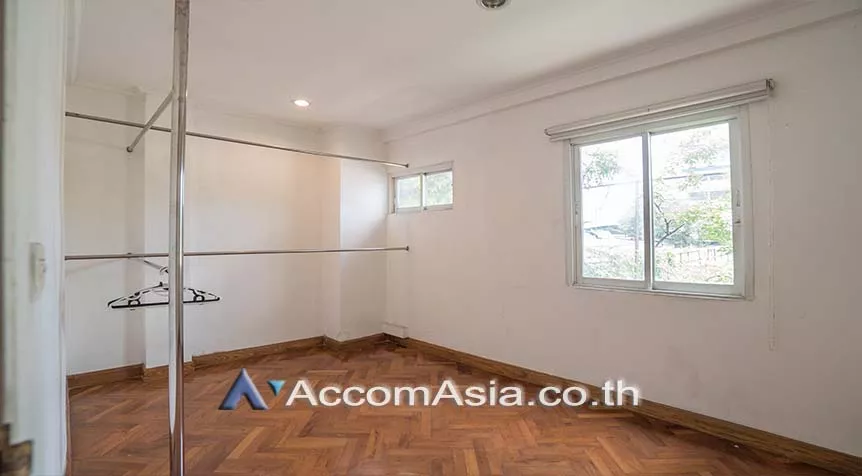9  2 br Apartment For Rent in Sathorn ,Bangkok MRT Khlong Toei at Classic and Elegant Atmosphere AA27828