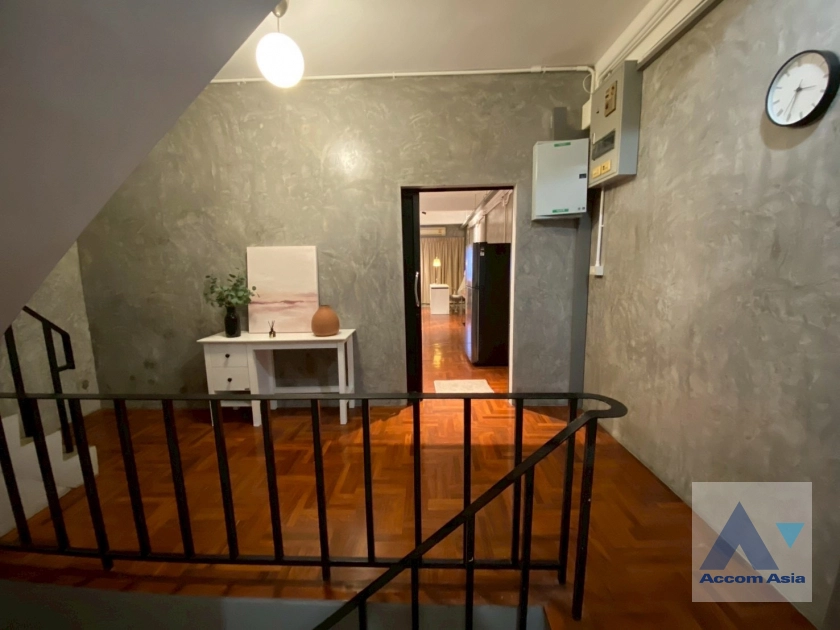 7  3 br Townhouse For Rent in Sathorn ,Bangkok BTS Chong Nonsi AA27831