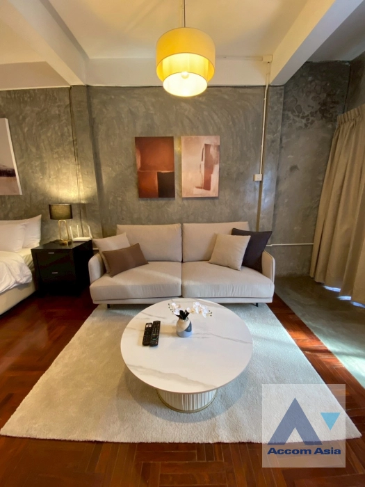 unitHome Office, Pet friendly |  3 Bedrooms  Townhouse For Rent in Sathorn, Bangkok  near BTS Chong Nonsi (AA27831)