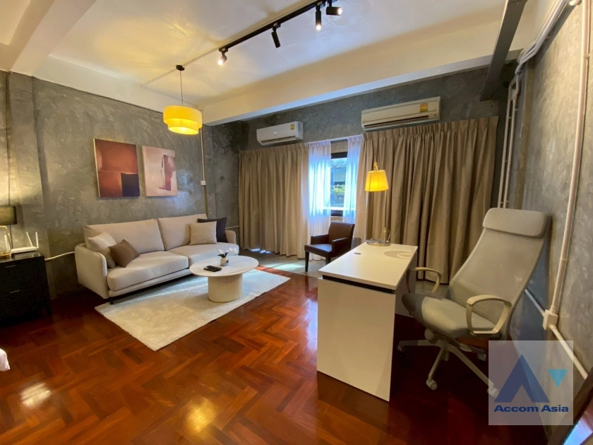 unitHome Office, Pet friendly |  3 Bedrooms  Townhouse For Rent in Sathorn, Bangkok  near BTS Chong Nonsi (AA27831)
