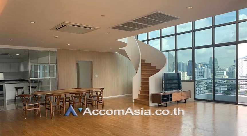 Duplex Condo, Pet friendly |  Cosy and perfect for family Apartment  4 Bedroom for Rent BTS Phrom Phong in Sukhumvit Bangkok