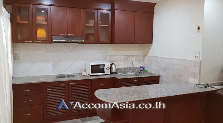  1 Bedroom  Condominium For Sale in Sukhumvit, Bangkok  near BTS Nana (AA27859)