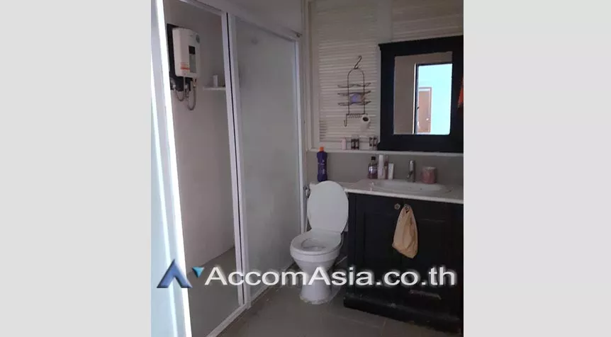 unit 3 Bedrooms  Condominium For Sale in Sukhumvit, Bangkok  near BTS Nana (AA27865)