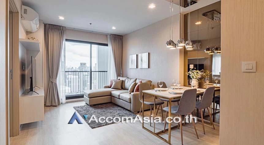 unit 2 Bedrooms  Condominium For Rent in Ploenchit, Bangkok  near BTS Ploenchit (AA27885)