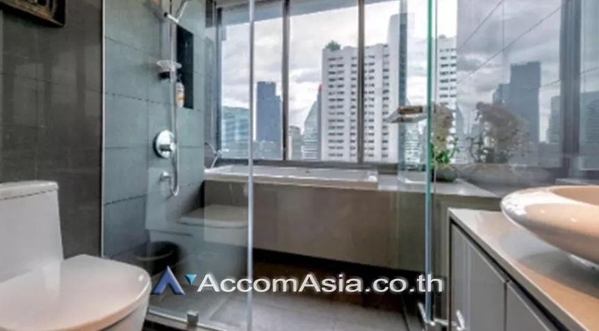  1 Bedroom  Condominium For Rent in Silom, Bangkok  near BTS Chong Nonsi (AA27895)