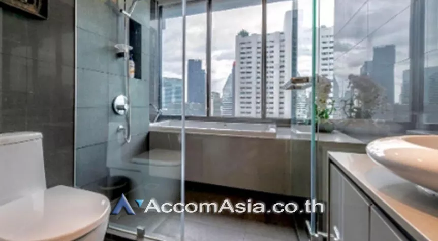unit 1 Bedroom  Condominium For Rent in Silom, Bangkok  near BTS Chong Nonsi (AA27895)
