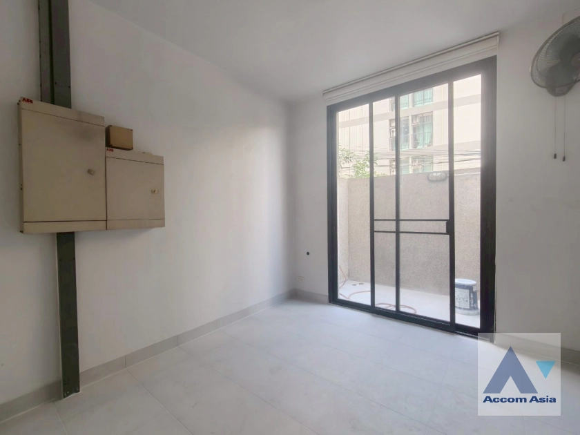 14  4 br House For Rent in Sukhumvit ,Bangkok BTS Thong Lo AA27905