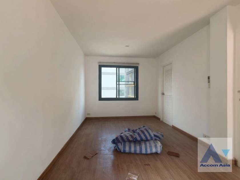 7  4 br House For Rent in Sukhumvit ,Bangkok BTS Thong Lo AA27905