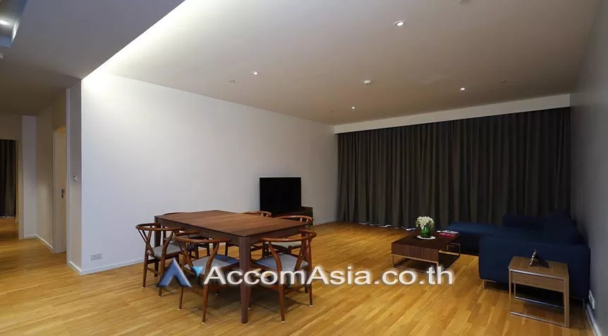 Pet friendly |  High-Rise Serviced Apartment Near The Em District Apartment  2 Bedroom for Rent BTS Phrom Phong in Sukhumvit Bangkok