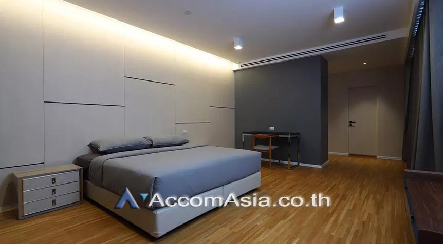  1  2 br Apartment For Rent in Sukhumvit ,Bangkok BTS Phrom Phong at High-Rise Serviced Apartment Near The Em District AA27913