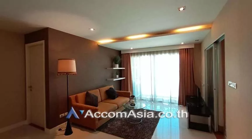 unit 3 Bedrooms  Condominium For Rent in Sukhumvit, Bangkok  near BTS Ekkamai (AA27918)