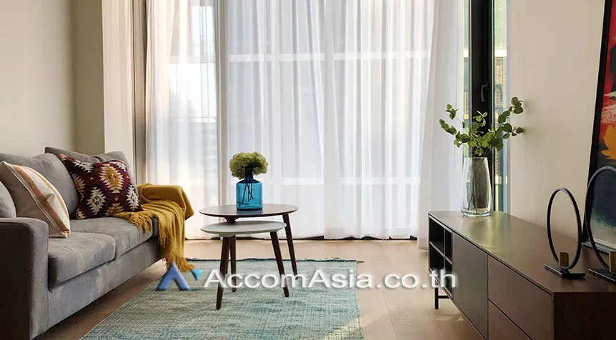  1 Bedroom  Condominium For Rent in Ploenchit, Bangkok  near BTS Chitlom (AA27945)