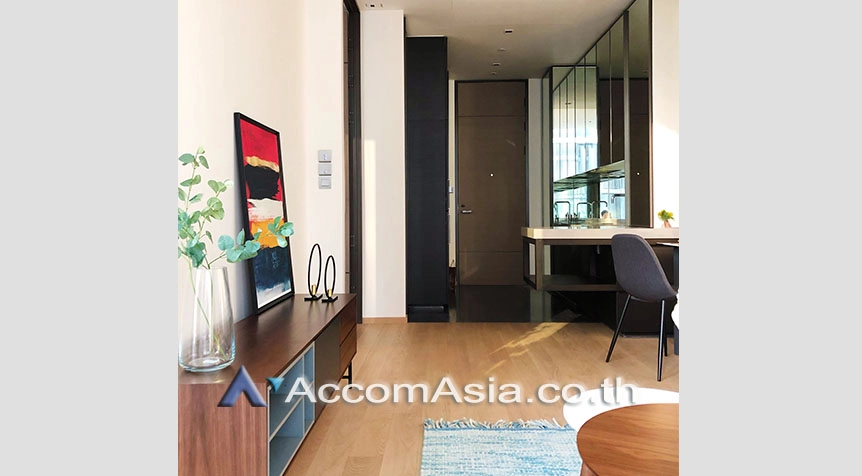 unit 1 Bedroom  Condominium For Rent in Ploenchit, Bangkok  near BTS Chitlom (AA27945)