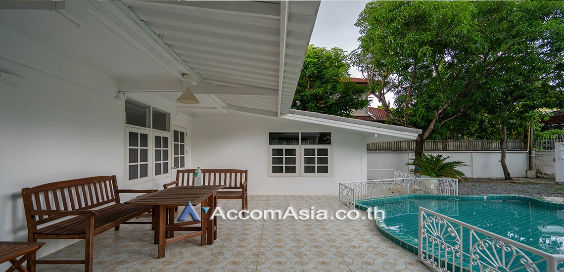 4  3 br House For Rent in Sukhumvit ,Bangkok BTS Phra khanong AA27949