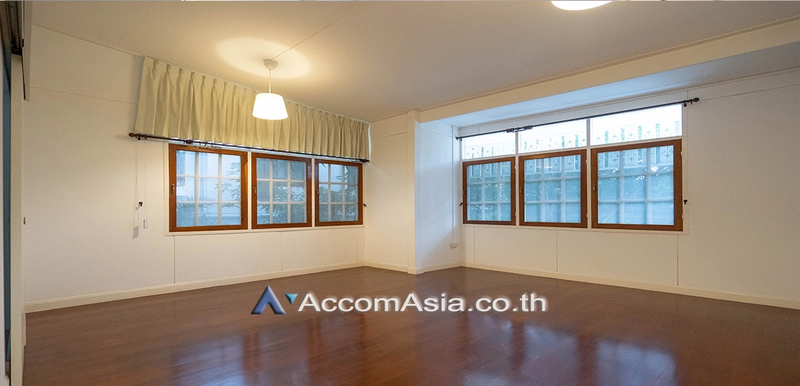 15  3 br House For Rent in Sukhumvit ,Bangkok BTS Phra khanong AA27949