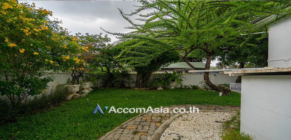 5  3 br House For Rent in Sukhumvit ,Bangkok BTS Phra khanong AA27949