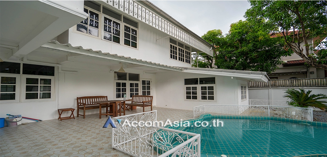 unitGarden, Private Swimming Pool |  3 Bedrooms  House For Rent in Sukhumvit, Bangkok  near BTS Phra khanong (AA27949)